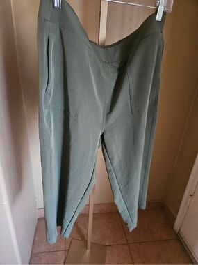 Women’s 32 cool size L pants